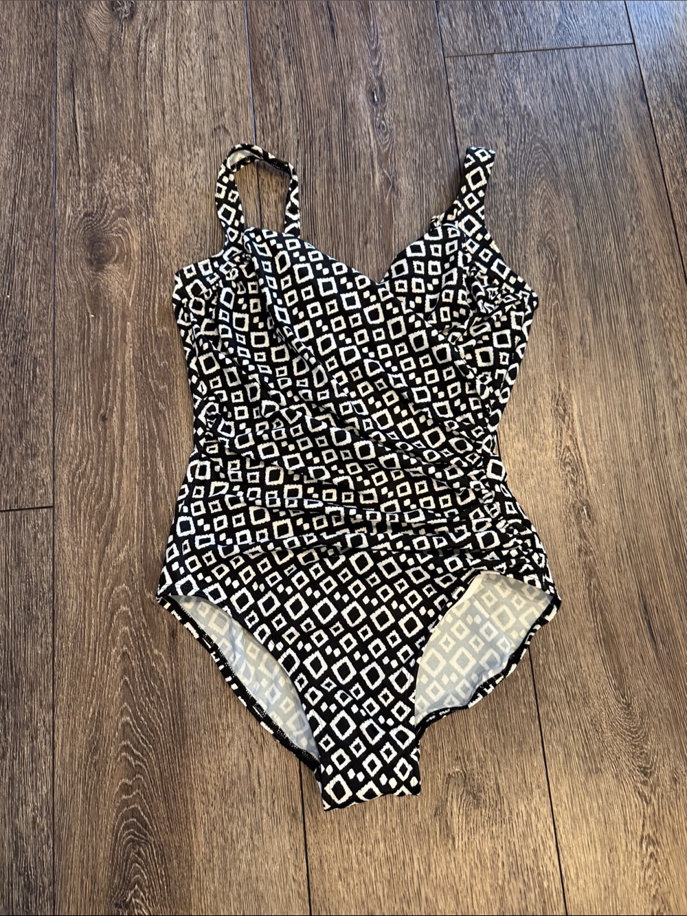 Miraclesuit Black and White Geometric One-Piece Swim